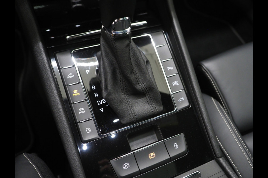 Škoda Superb Combi 1.4 TSI iV Laurin & Klement | Panoramadak | Leder | Trekhaak | Massage | 360 | Canton | Memory | Carplay