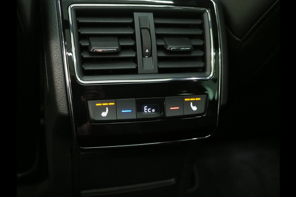 Škoda Superb Combi 1.4 TSI iV Laurin & Klement | Panoramadak | Leder | Trekhaak | Massage | 360 | Canton | Memory | Carplay