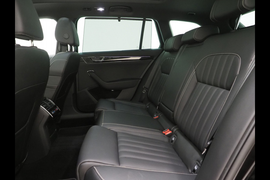 Škoda Superb Combi 1.4 TSI iV Laurin & Klement | Panoramadak | Leder | Trekhaak | Massage | 360 | Canton | Memory | Carplay
