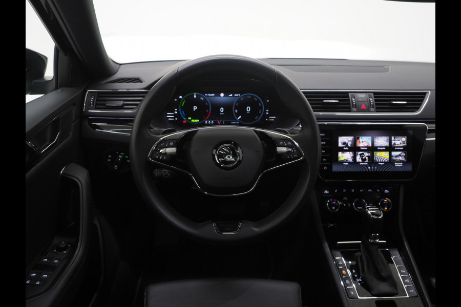 Škoda Superb Combi 1.4 TSI iV Laurin & Klement | Panoramadak | Leder | Trekhaak | Massage | 360 | Canton | Memory | Carplay