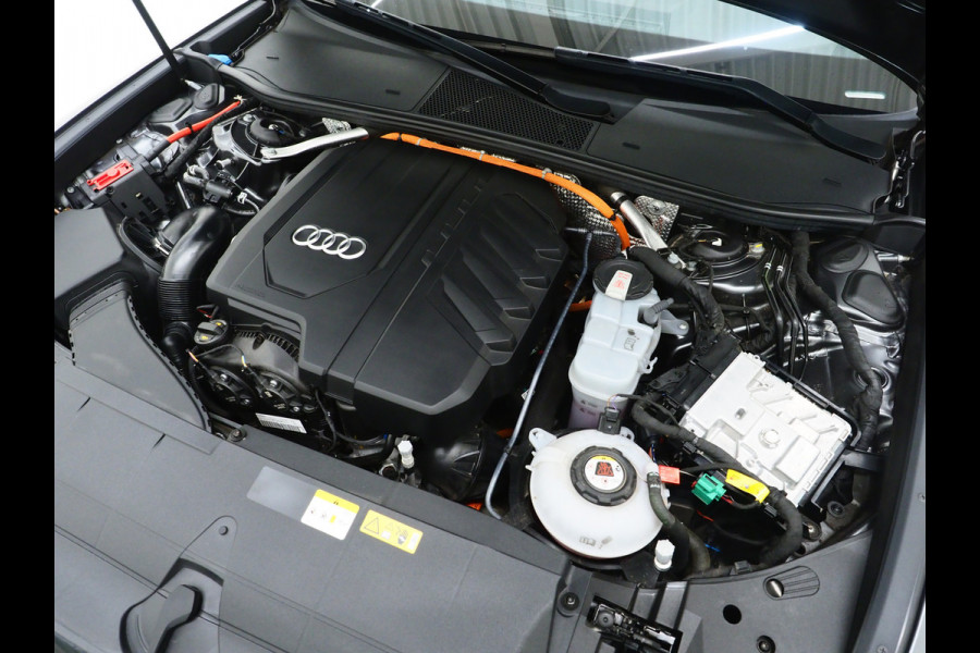 Audi A6 Avant 55 TFSI e quattro Competition Full Black | RS Stoelen | B&O Audio | Sfeerlicht | Memory | Camera | Adaptive Cruise