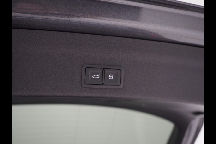 Audi A6 Avant 55 TFSI e quattro Competition Full Black | RS Stoelen | B&O Audio | Sfeerlicht | Memory | Camera | Adaptive Cruise