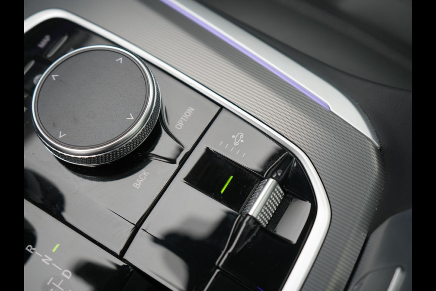BMW X5 xDrive45e High Executive PHEV 395pk Dealer O.H. | Active Steering | Trekhaak Af Fabriek | Panodak | Luchtvering | Head Up | Adaptive Cruise | 360 Camera | Laser LED | Nappa Lederen Comfortstoelen Memory & Verwarmd | Adaptief Onderstel | Keyless | Sfeerverlichting | Apple Carplay | 21"L.M | Plug In Hybrid |
