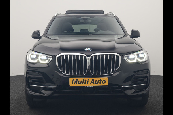 BMW X5 xDrive45e High Executive PHEV 395pk Dealer O.H. | Active Steering | Trekhaak Af Fabriek | Panodak | Luchtvering | Head Up | Adaptive Cruise | 360 Camera | Laser LED | Nappa Lederen Comfortstoelen Memory & Verwarmd | Adaptief Onderstel | Keyless | Sfeerverlichting | Apple Carplay | 21"L.M | Plug In Hybrid |