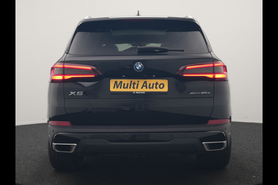 BMW X5 xDrive45e High Executive PHEV 395pk Dealer O.H. | Active Steering | Trekhaak Af Fabriek | Panodak | Luchtvering | Head Up | Adaptive Cruise | 360 Camera | Laser LED | Nappa Lederen Comfortstoelen Memory & Verwarmd | Adaptief Onderstel | Keyless | Sfeerverlichting | Apple Carplay | 21"L.M | Plug In Hybrid |