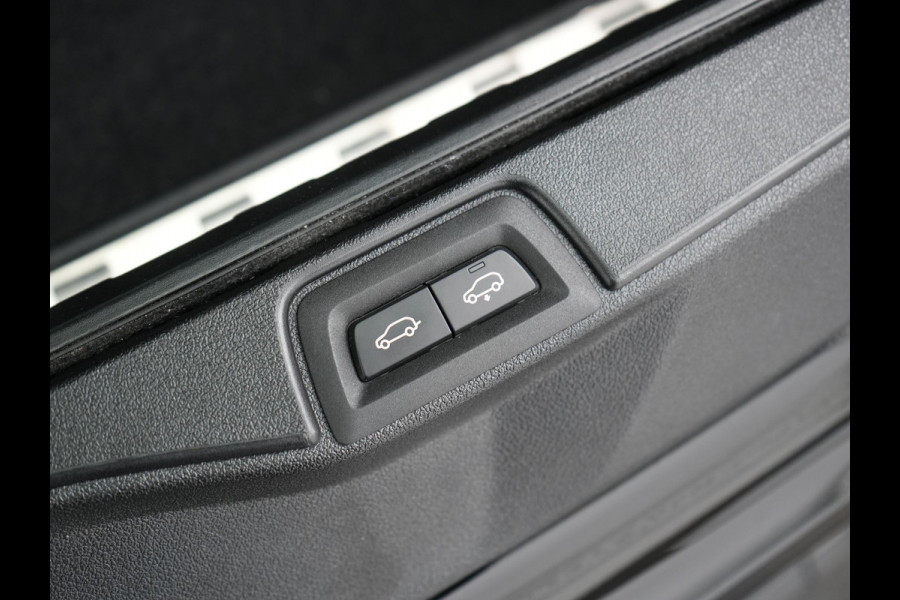 BMW X5 xDrive45e High Executive PHEV 395pk Dealer O.H. | Active Steering | Trekhaak Af Fabriek | Panodak | Luchtvering | Head Up | Adaptive Cruise | 360 Camera | Laser LED | Nappa Lederen Comfortstoelen Memory & Verwarmd | Adaptief Onderstel | Keyless | Sfeerverlichting | Apple Carplay | 21"L.M | Plug In Hybrid |