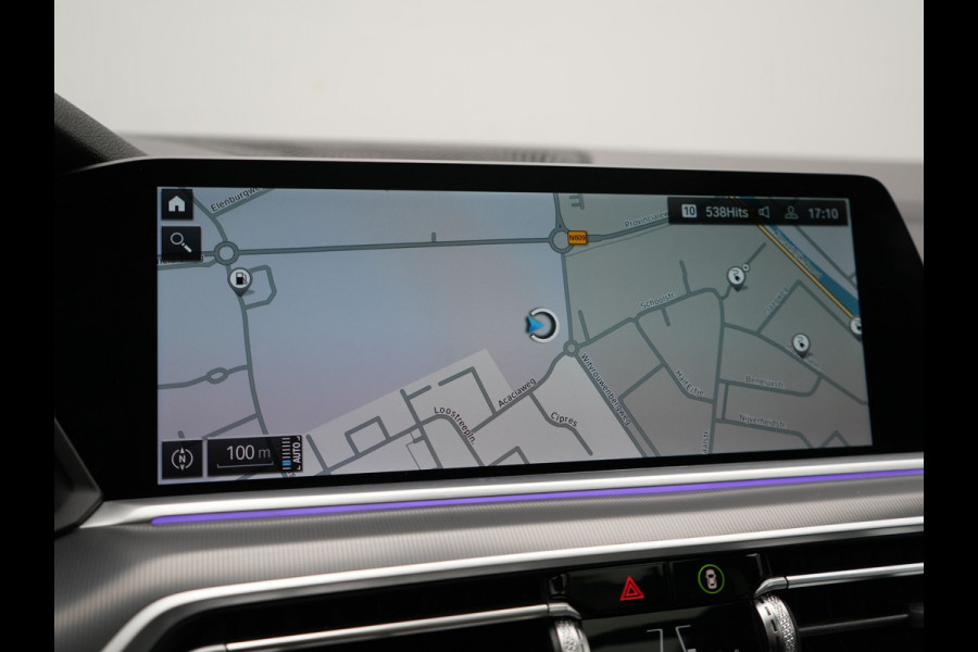 BMW X5 xDrive45e High Executive PHEV 395pk Dealer O.H. | Active Steering | Trekhaak Af Fabriek | Panodak | Luchtvering | Head Up | Adaptive Cruise | 360 Camera | Laser LED | Nappa Lederen Comfortstoelen Memory & Verwarmd | Adaptief Onderstel | Keyless | Sfeerverlichting | Apple Carplay | 21"L.M | Plug In Hybrid |