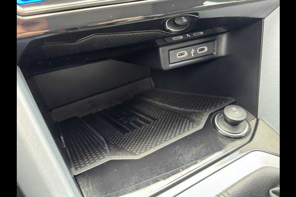 Volkswagen T-Roc TSI 115PK LIFE GOAL EDITION NAVI/CARPLAY/PDC