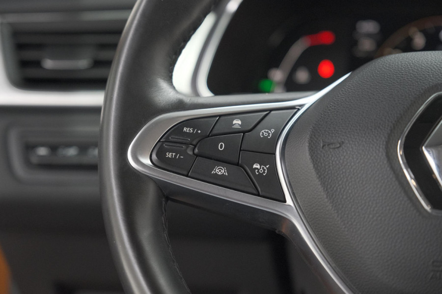 Renault Captur TCe 130 EDC Intens | Trekhaak | Adaptieve Cruise Control | Camera | Navigatie