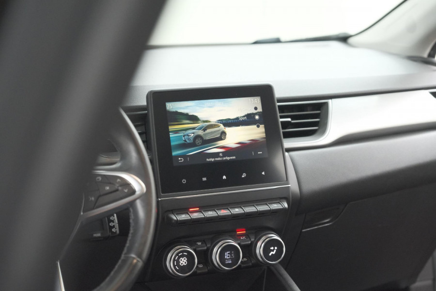 Renault Captur TCe 130 EDC Intens | Trekhaak | Adaptieve Cruise Control | Camera | Navigatie
