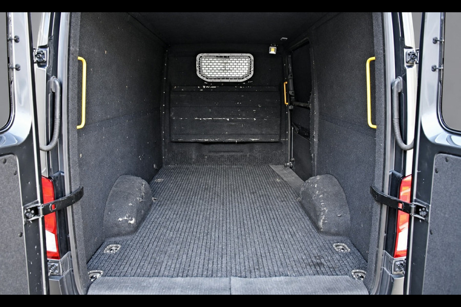 Volkswagen Crafter 35 2.0 TDI L3H2 PB Edition Adaptieve Cruise, Camera, Carplay, LED, Multimedia, 177pk, Automaat, Clima, Trekhaak, Uniek!
