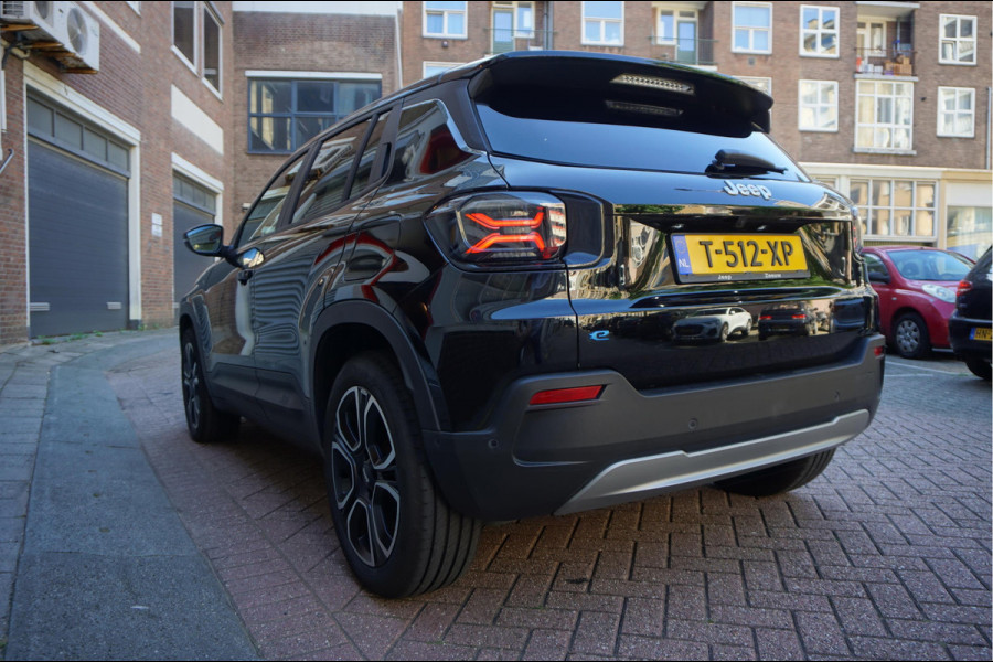 Jeep Avenger Black Edition 54 kWh | Sfeer | Apple | 360 | Adaptive + lane | Navi | Stoelverwarming | NL auto