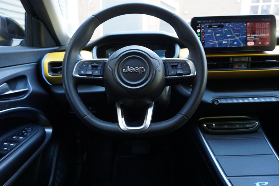Jeep Avenger Black Edition 54 kWh | Sfeer | Apple | 360 | Adaptive + lane | Navi | Stoelverwarming | NL auto