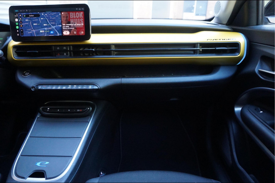 Jeep Avenger Black Edition 54 kWh | Sfeer | Apple | 360 | Adaptive + lane | Navi | Stoelverwarming | NL auto