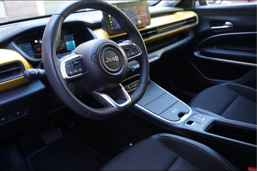 Jeep Avenger Black Edition 54 kWh | Sfeer | Apple | 360 | Adaptive + lane | Navi | Stoelverwarming | NL auto