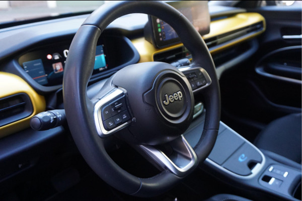 Jeep Avenger Black Edition 54 kWh | Sfeer | Apple | 360 | Adaptive + lane | Navi | Stoelverwarming | NL auto