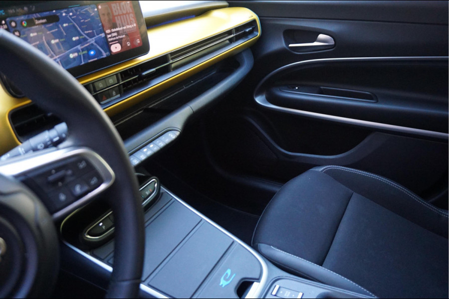 Jeep Avenger Black Edition 54 kWh | Sfeer | Apple | 360 | Adaptive + lane | Navi | Stoelverwarming | NL auto