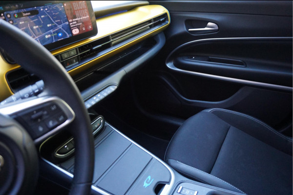 Jeep Avenger Black Edition 54 kWh | Sfeer | Apple | 360 | Adaptive + lane | Navi | Stoelverwarming | NL auto