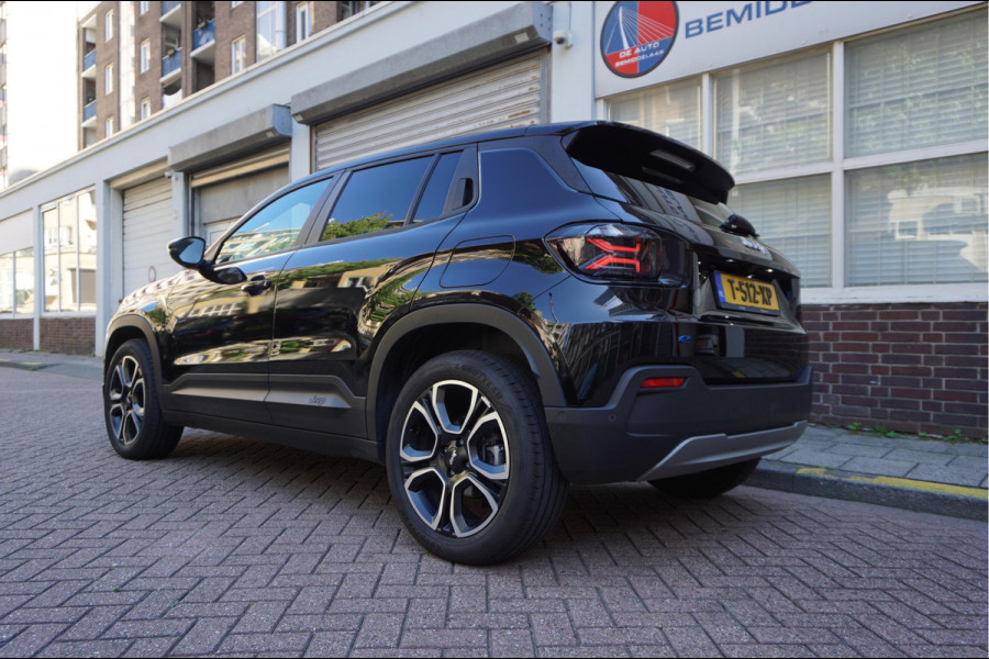 Jeep Avenger Black Edition 54 kWh | Sfeer | Apple | 360 | Adaptive + lane | Navi | Stoelverwarming | NL auto