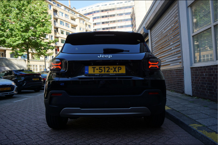 Jeep Avenger Black Edition 54 kWh | Sfeer | Apple | 360 | Adaptive + lane | Navi | Stoelverwarming | NL auto