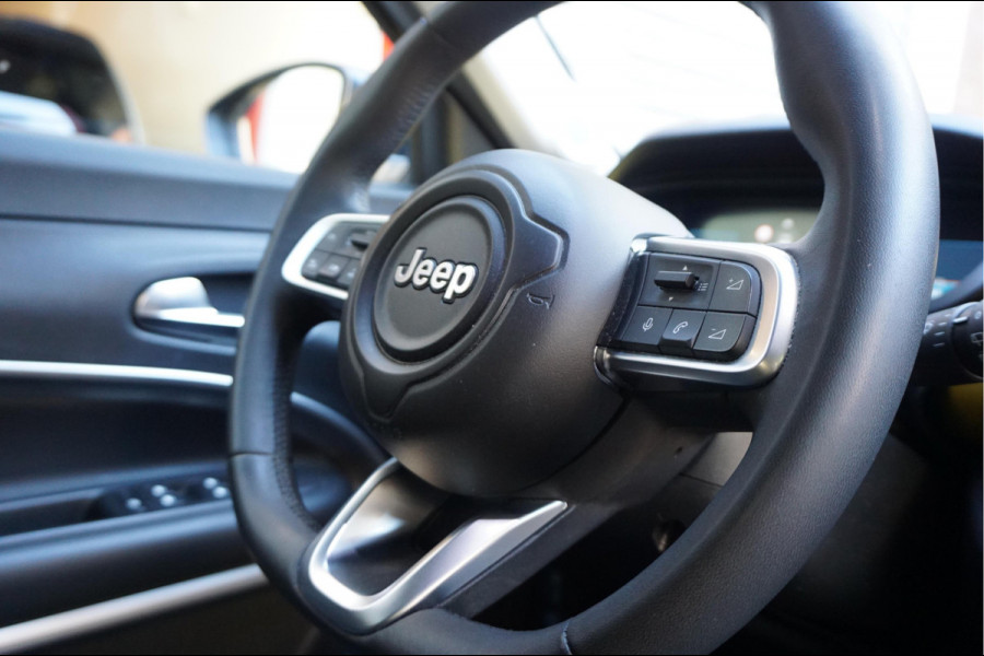 Jeep Avenger Black Edition 54 kWh | Sfeer | Apple | 360 | Adaptive + lane | Navi | Stoelverwarming | NL auto