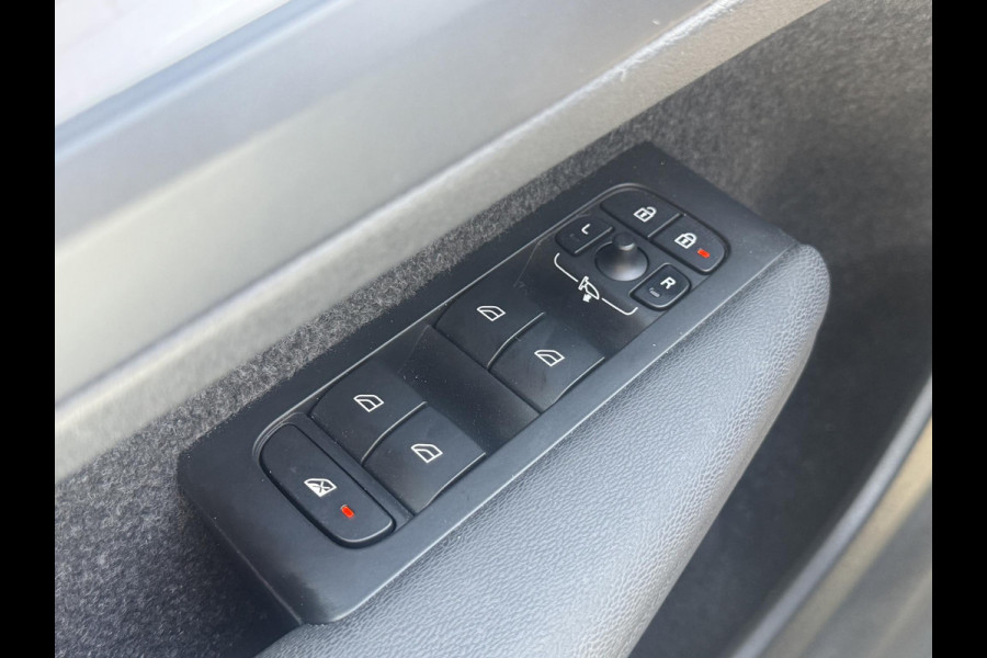 Volvo XC40 1.5 T4 Recharge Inscription | Accu 94% | El. achterklep | Navi | Carplay | Prijs is rijklaar