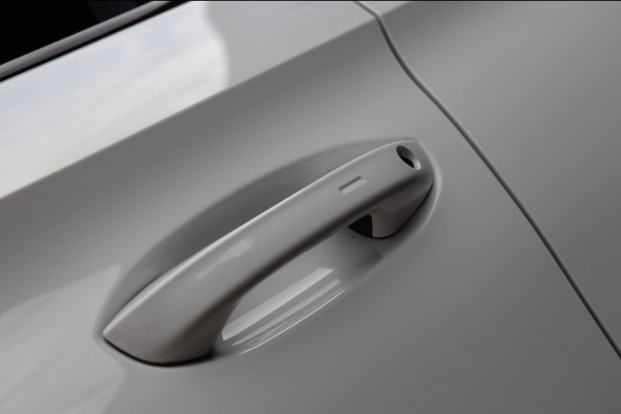 CUPRA Leon 1.4 e-Hybrid / PANO / ACC / CAMERA / KEYLESS / STUUR+STOELVERW