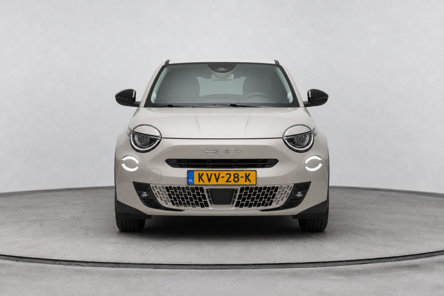 Fiat 600 1.2 Hybrid Urban | Achteruitrijcamera | Carplay | Climate control | Cruise control | Parkeersensoren