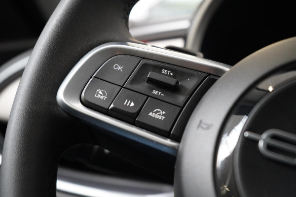 Fiat 600 1.2 Hybrid Urban | Achteruitrijcamera | Carplay | Climate control | Cruise control | Parkeersensoren