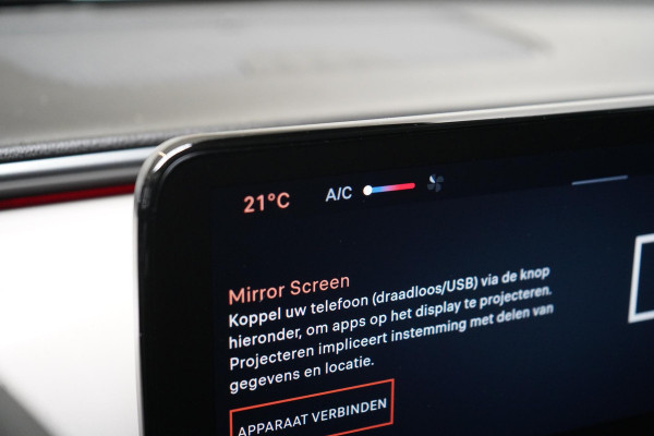 Fiat 600 1.2 Hybrid Urban | Achteruitrijcamera | Carplay | Climate control | Cruise control | Parkeersensoren