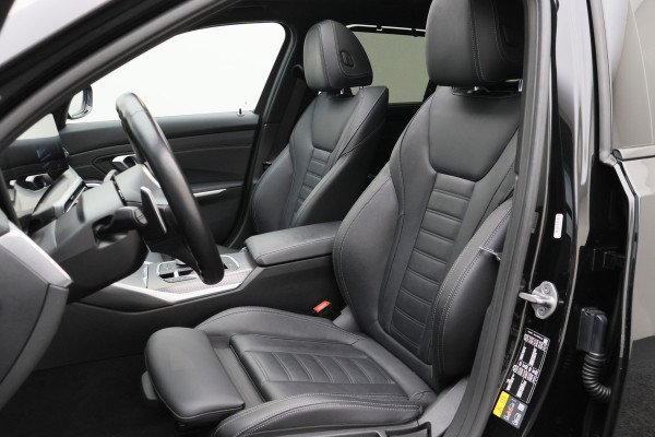 BMW 3 Serie Touring 320e Leer, Panoramadak, ACC, Camera, Verwarmd Stuurwiel, LED, Apple Carplay, 19''