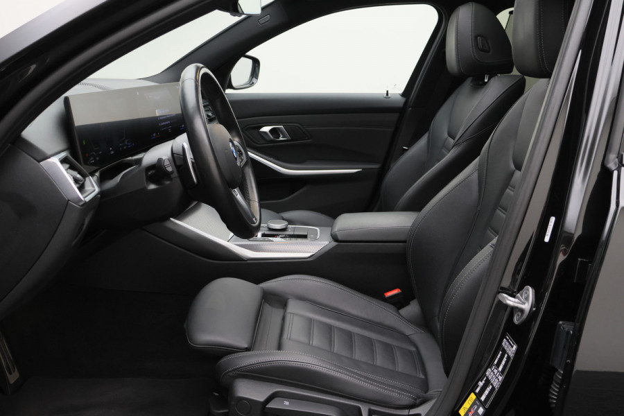 BMW 3 Serie Touring 320e Leer, Panoramadak, ACC, Camera, Verwarmd Stuurwiel, LED, Apple Carplay, 19''