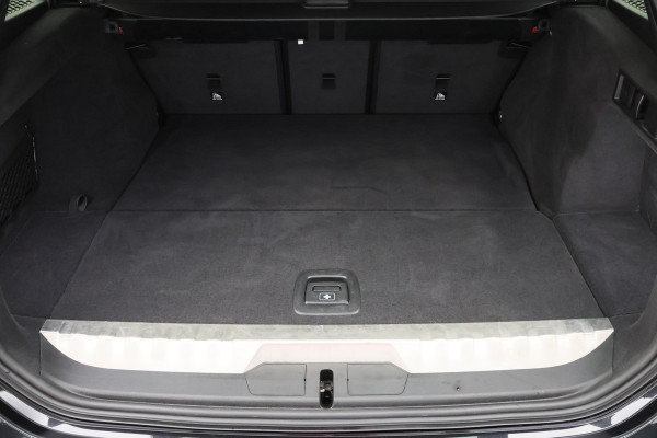 BMW 3 Serie Touring 320e Leer, Panoramadak, ACC, Camera, Verwarmd Stuurwiel, LED, Apple Carplay, 19''
