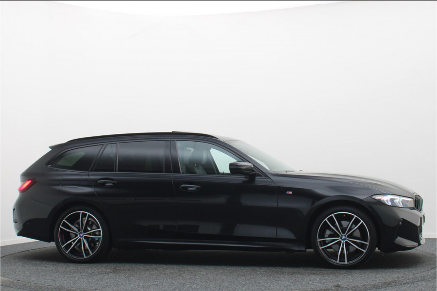 BMW 3 Serie Touring 320e Leer, Panoramadak, ACC, Camera, Verwarmd Stuurwiel, LED, Apple Carplay, 19''