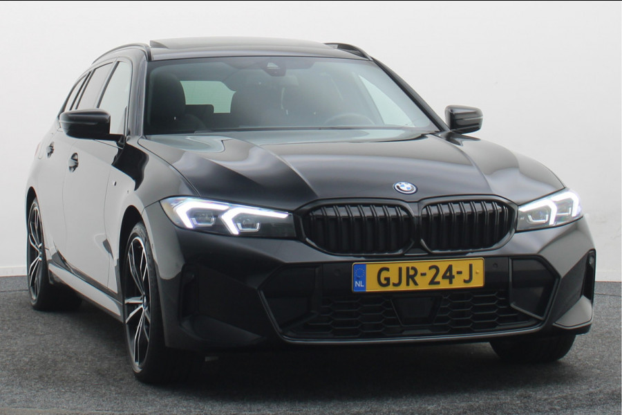 BMW 3 Serie Touring 320e Leer, Panoramadak, ACC, Camera, Verwarmd Stuurwiel, LED, Apple Carplay, 19''