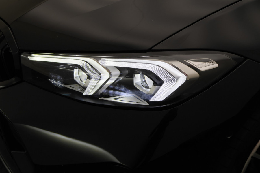 BMW 3 Serie Touring 320e Leer, Panoramadak, ACC, Camera, Verwarmd Stuurwiel, LED, Apple Carplay, 19''