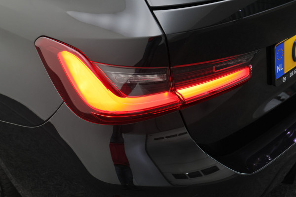 BMW 3 Serie Touring 320e Leer, Panoramadak, ACC, Camera, Verwarmd Stuurwiel, LED, Apple Carplay, 19''