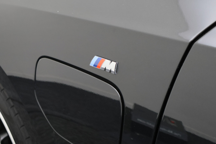 BMW 3 Serie Touring 320e Leer, Panoramadak, ACC, Camera, Verwarmd Stuurwiel, LED, Apple Carplay, 19''