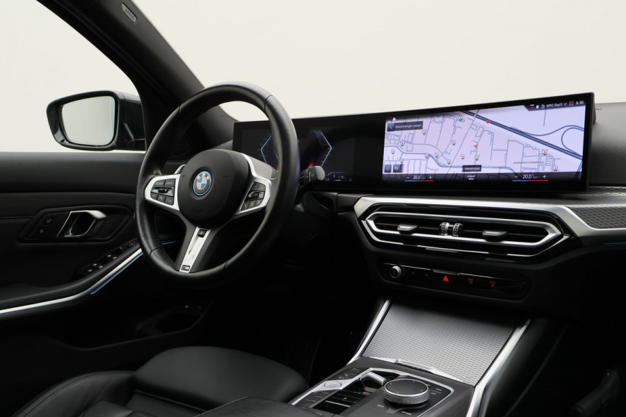 BMW 3 Serie Touring 320e Leer, Panoramadak, ACC, Camera, Verwarmd Stuurwiel, LED, Apple Carplay, 19''