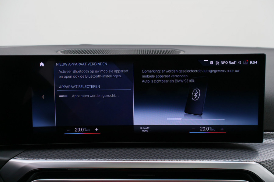 BMW 3 Serie Touring 320e Leer, Panoramadak, ACC, Camera, Verwarmd Stuurwiel, LED, Apple Carplay, 19''