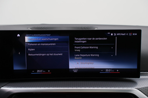 BMW 3 Serie Touring 320e Leer, Panoramadak, ACC, Camera, Verwarmd Stuurwiel, LED, Apple Carplay, 19''
