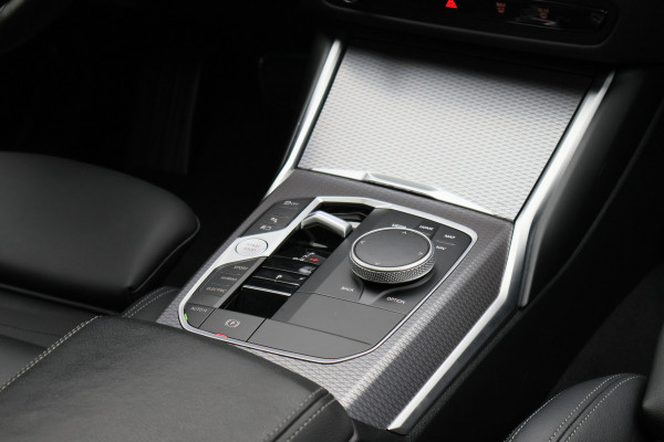 BMW 3 Serie Touring 320e Leer, Panoramadak, ACC, Camera, Verwarmd Stuurwiel, LED, Apple Carplay, 19''