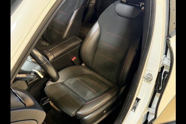 Mercedes-Benz Glb 200 Business Solution AMG | 7-Zits | Pano | Camera | Sfeerverlichting