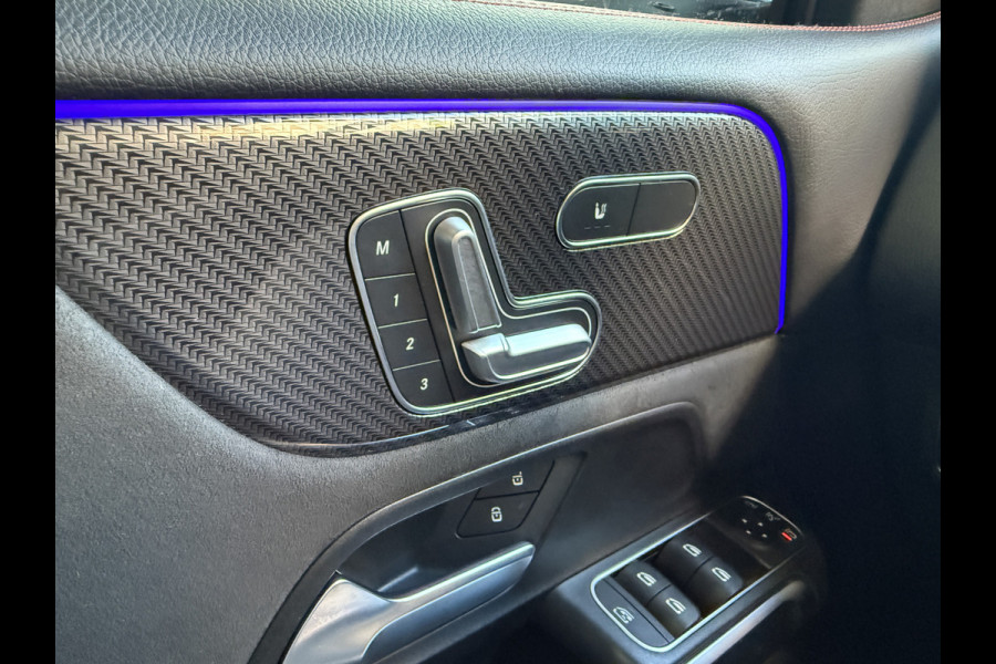 Mercedes-Benz Glb 200 Business Solution AMG | 7-Zits | Pano | Camera | Sfeerverlichting