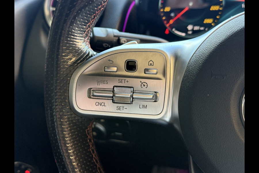 Mercedes-Benz Glb 200 Business Solution AMG | 7-Zits | Pano | Camera | Sfeerverlichting