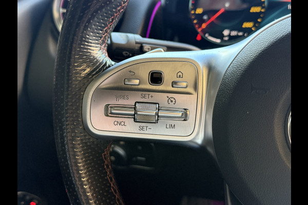 Mercedes-Benz Glb 200 Business Solution AMG | 7-Zits | Pano | Camera | Sfeerverlichting