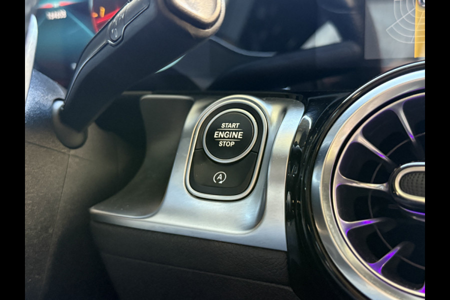 Mercedes-Benz Glb 200 Business Solution AMG | 7-Zits | Pano | Camera | Sfeerverlichting