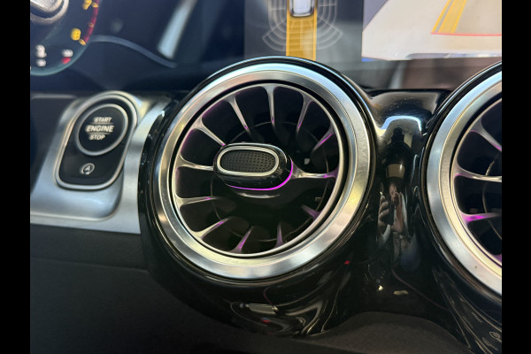 Mercedes-Benz Glb 200 Business Solution AMG | 7-Zits | Pano | Camera | Sfeerverlichting