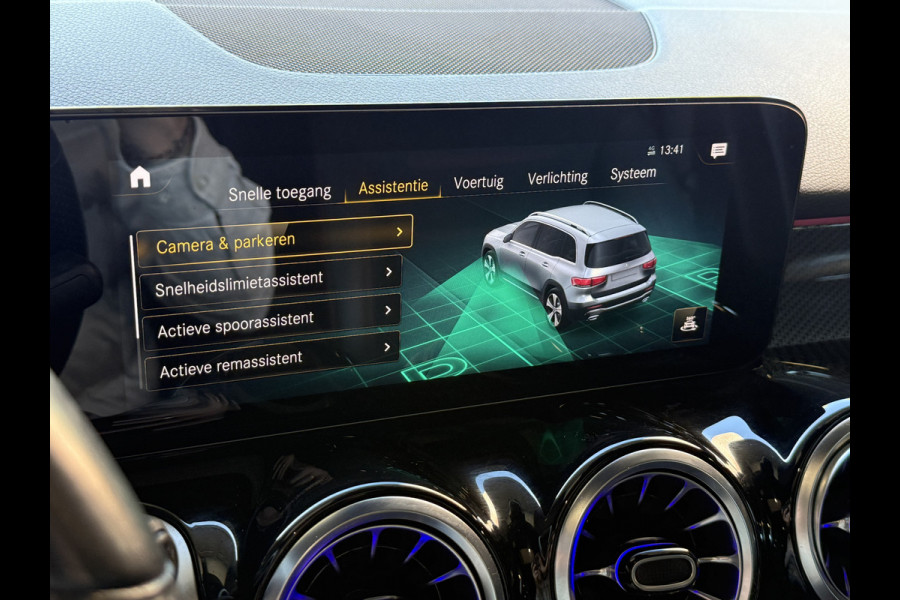 Mercedes-Benz Glb 200 Business Solution AMG | 7-Zits | Pano | Camera | Sfeerverlichting