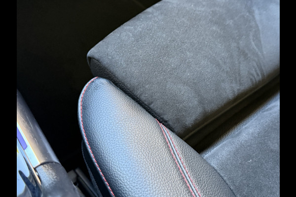 Mercedes-Benz Glb 200 Business Solution AMG | 7-Zits | Pano | Camera | Sfeerverlichting